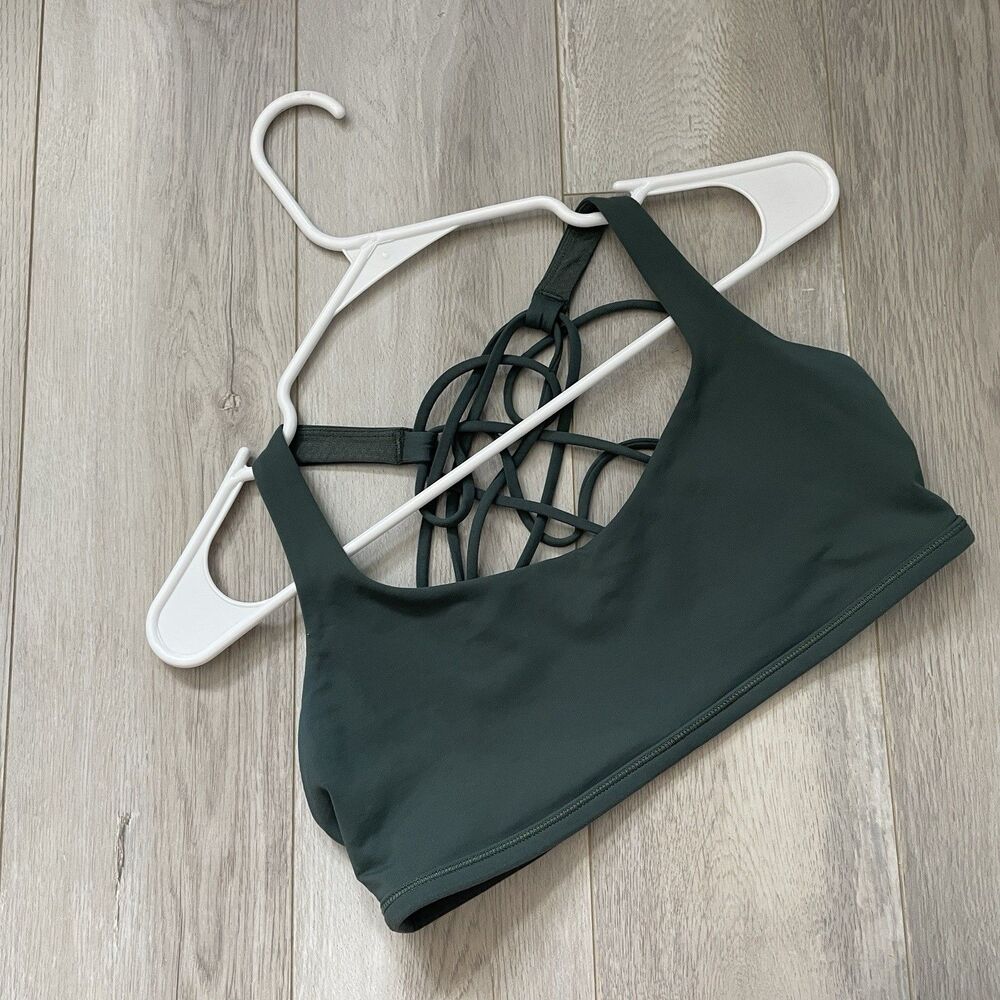 Lululemon Sports Bra free to be wild womens Green (size 6) strappy workout gym